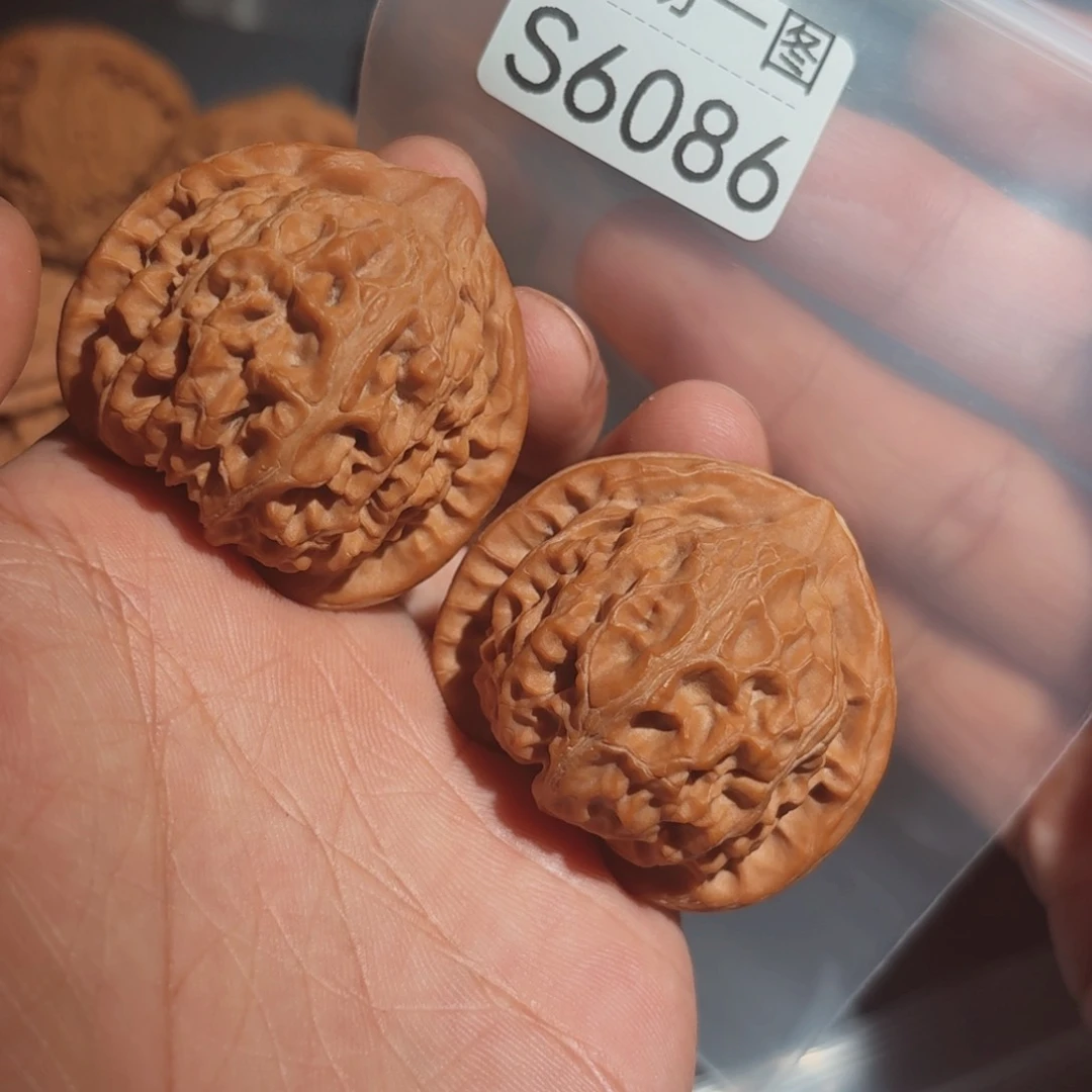 文玩核桃把件宫灯