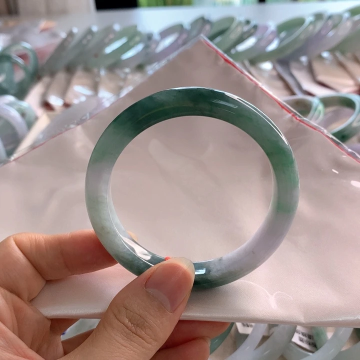 翡翠未镶嵌手镯57