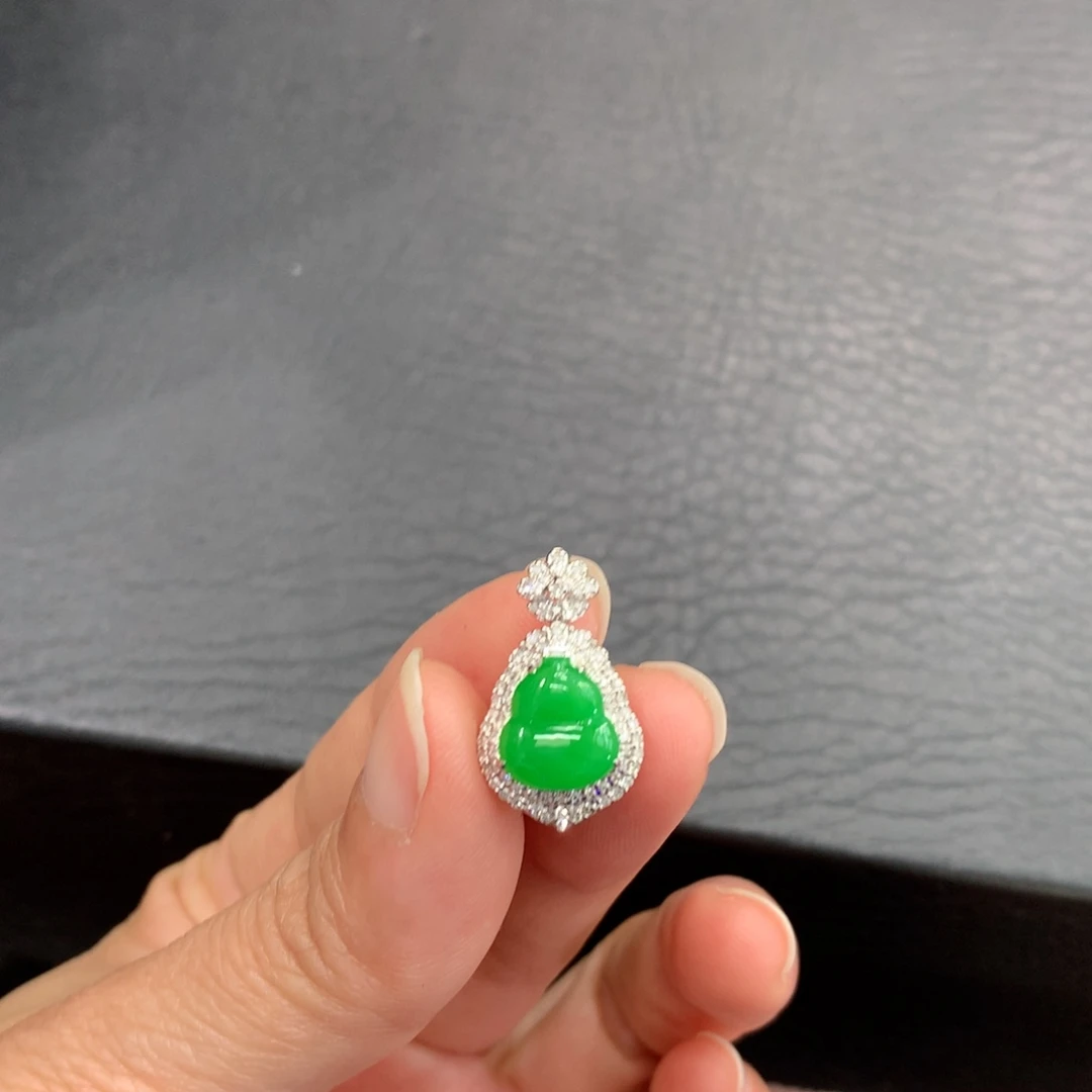 吊坠(不含链)18K金镶嵌翡翠