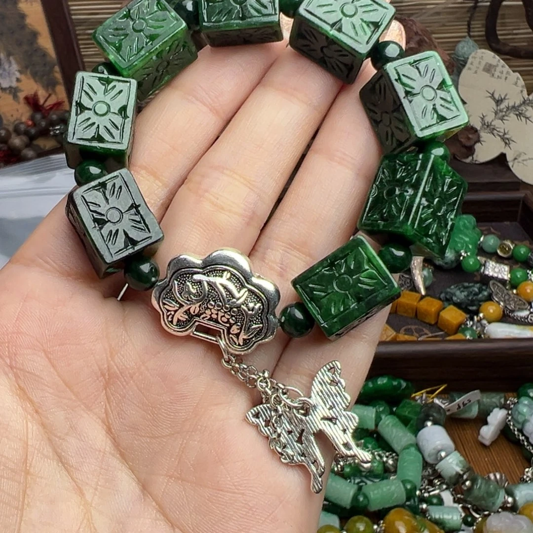 阿***佛未镶嵌手链翡翠吊坠