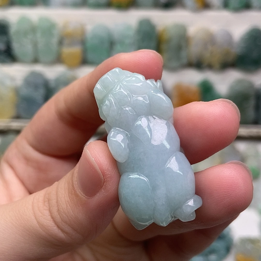 翡翠未镶嵌吊坠(赠链)