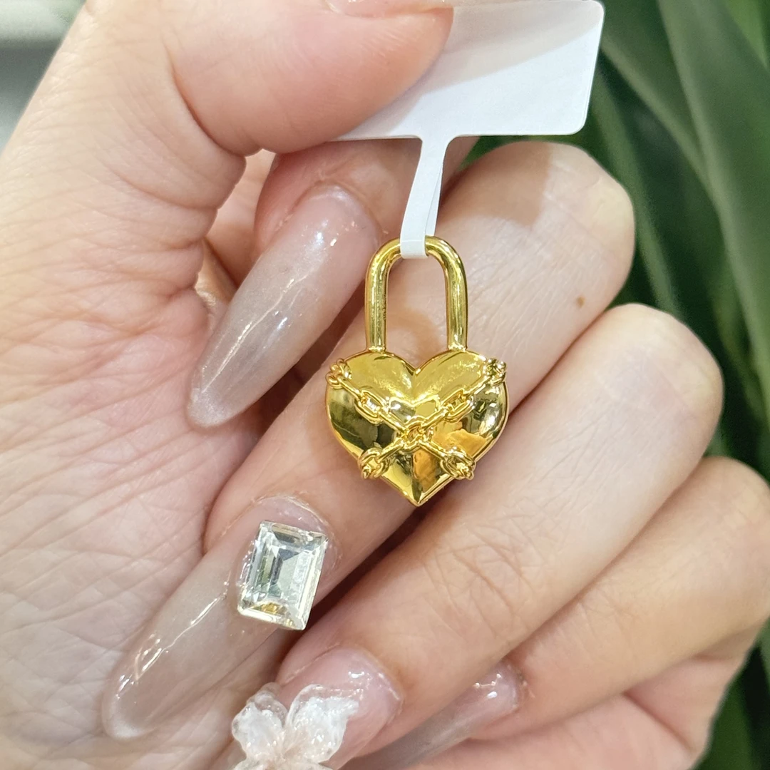 F【封心锁爱吊坠】--足金999精工5G