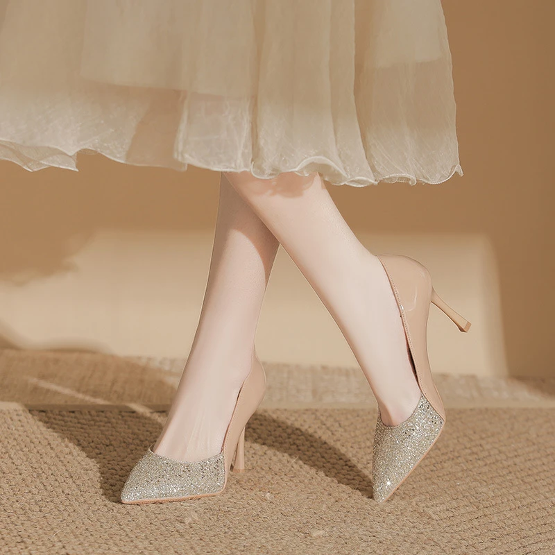 新款漆皮高跟百搭女鞋尖头细跟久站不累脚四季时装高跟鞋女