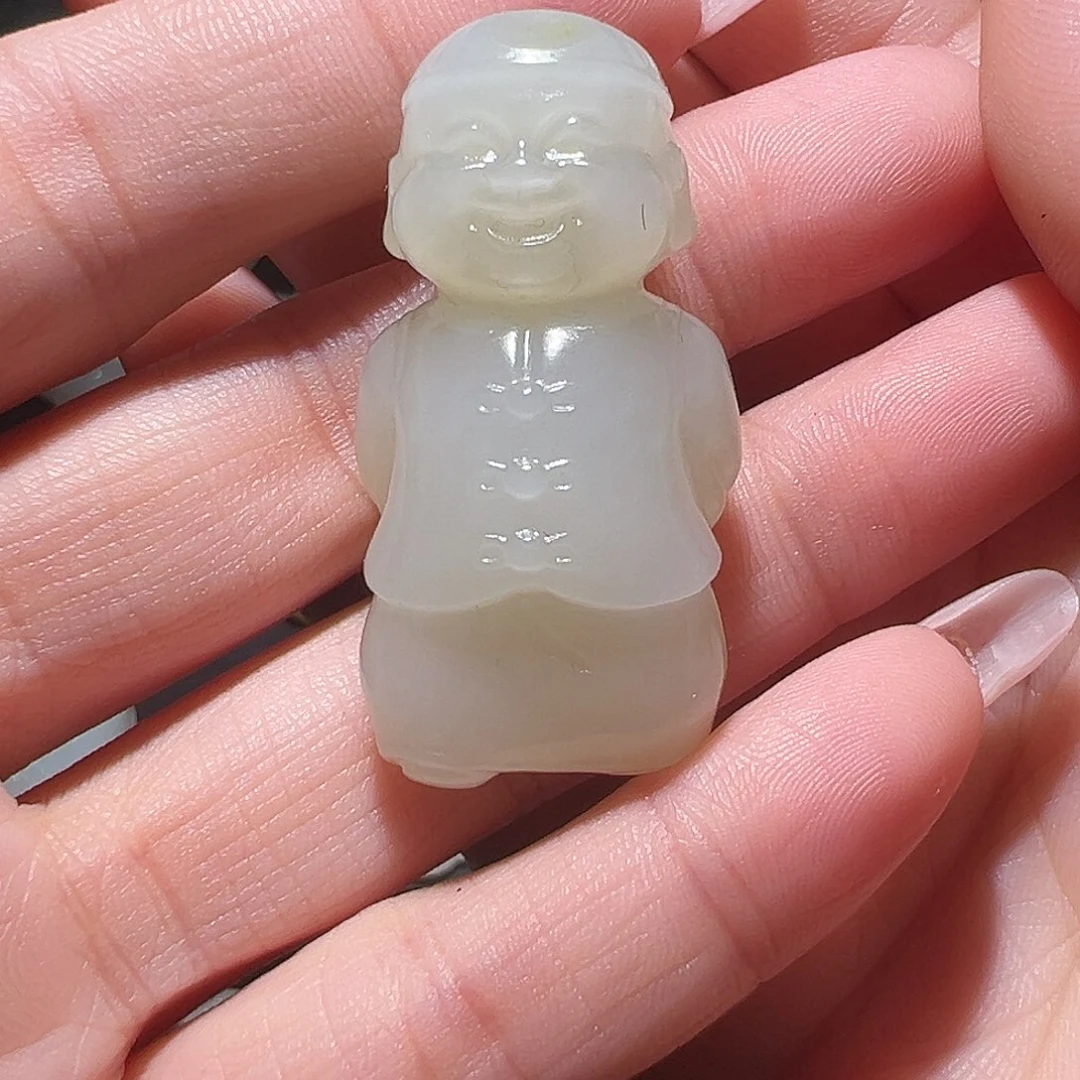 颈饰未镶嵌和田玉瓷***人