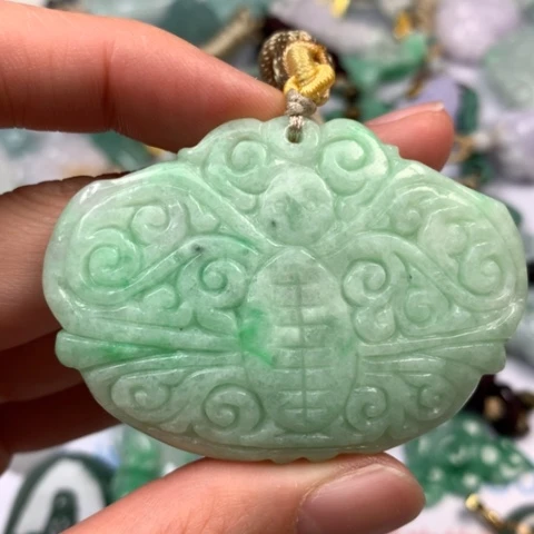 翡翠颈饰未镶嵌翡翠