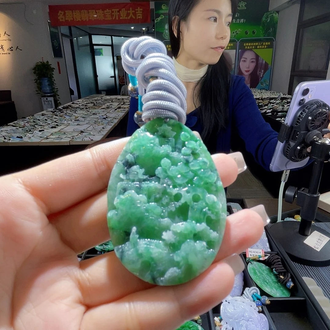 颈饰未镶嵌翡翠一个