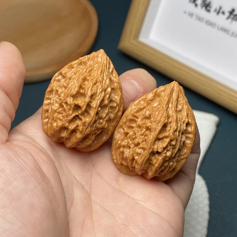 文玩核桃把件33十三陵鸡心（手工打底）