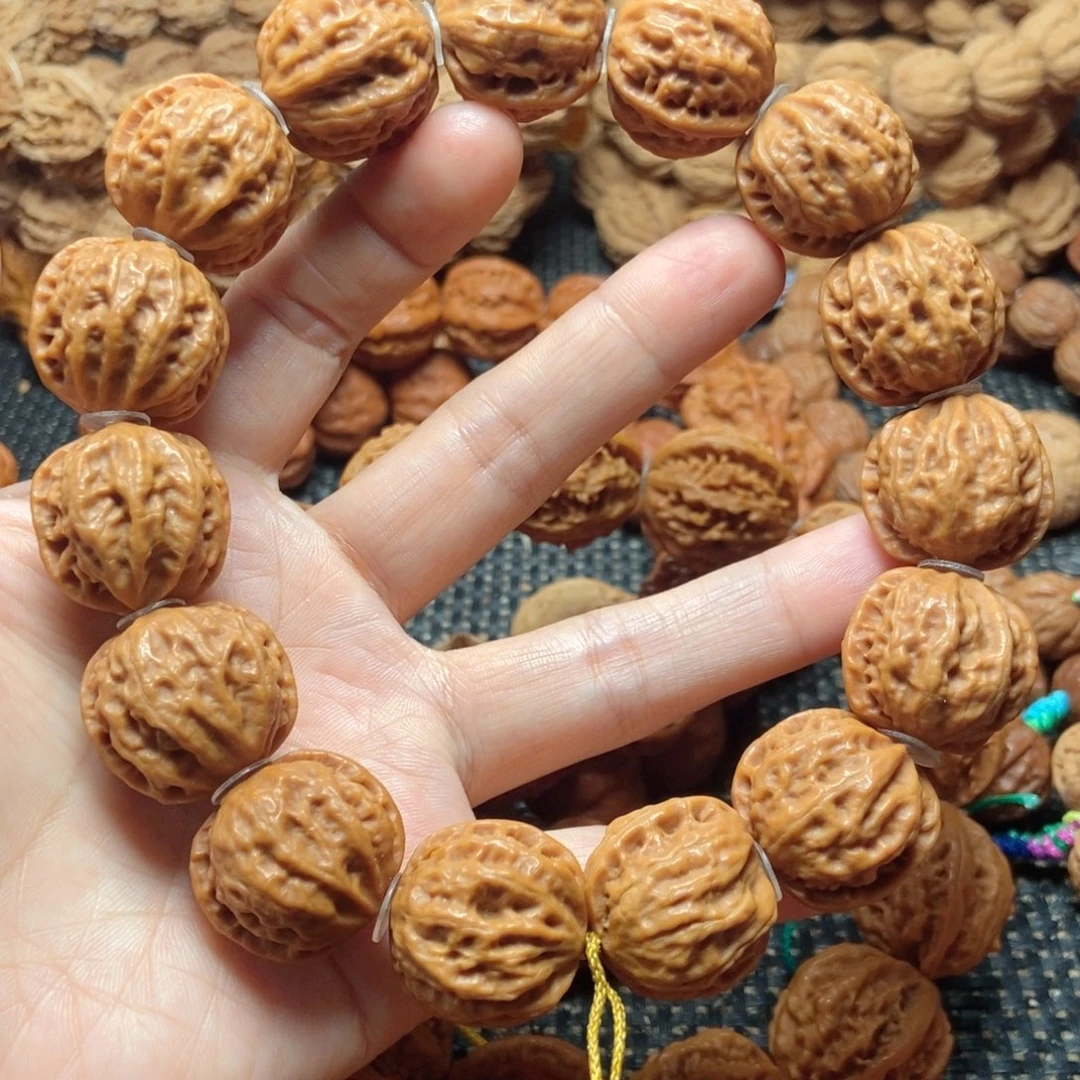 连***春文玩核桃手串八棱手串