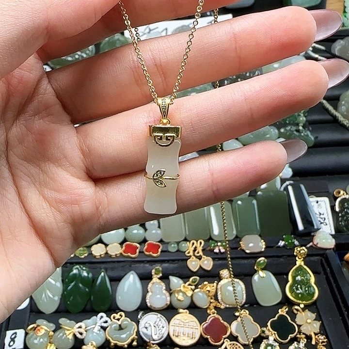 吊坠(赠链)银S925镶嵌和田玉