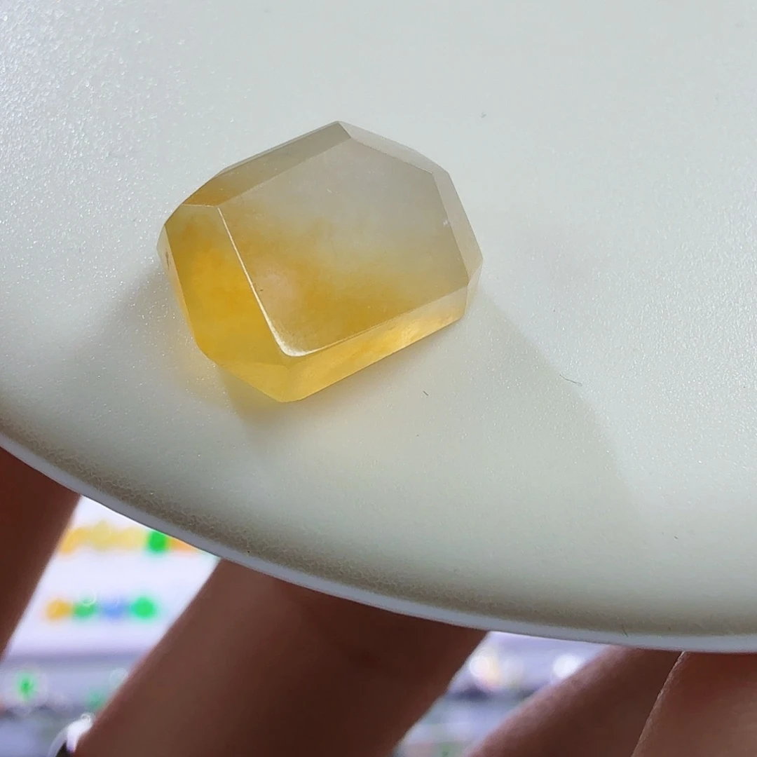 翡翠未镶嵌颈饰渐变裸石