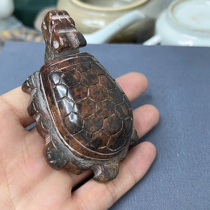 m***儿精美的铜器摆件……