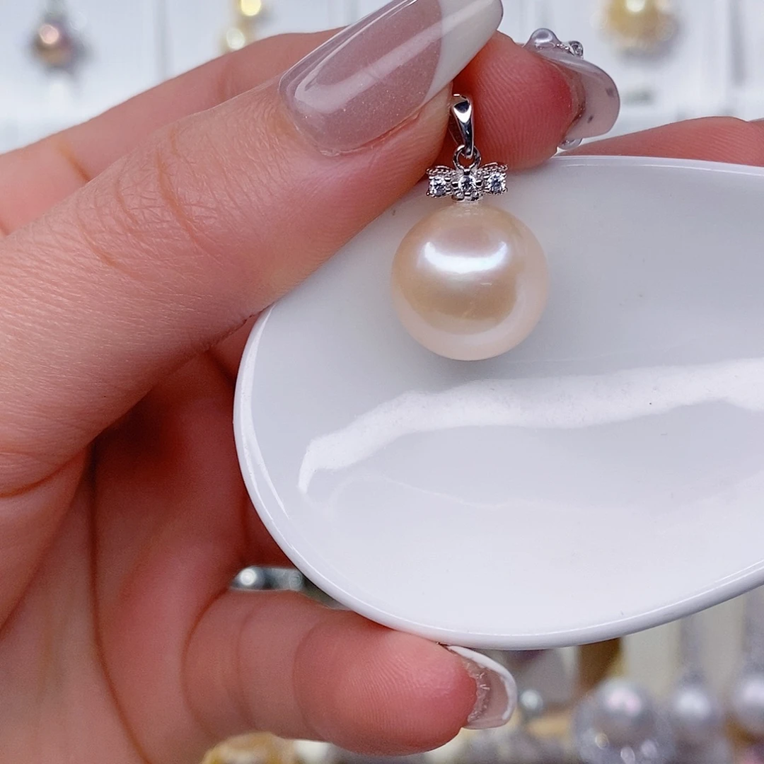 银S925镶嵌淡水珍珠吊坠(赠链)