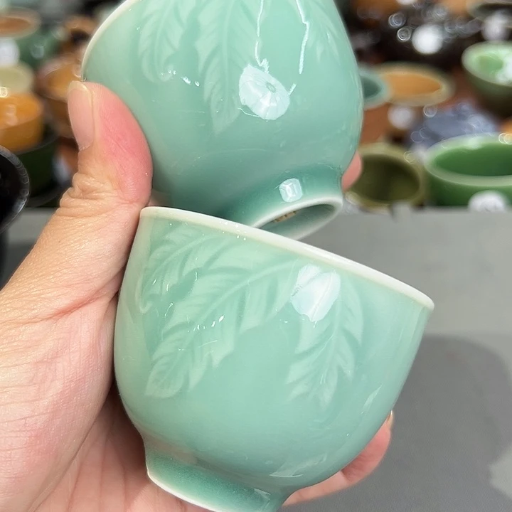 龙泉敬悦青瓷品茗杯微瑕