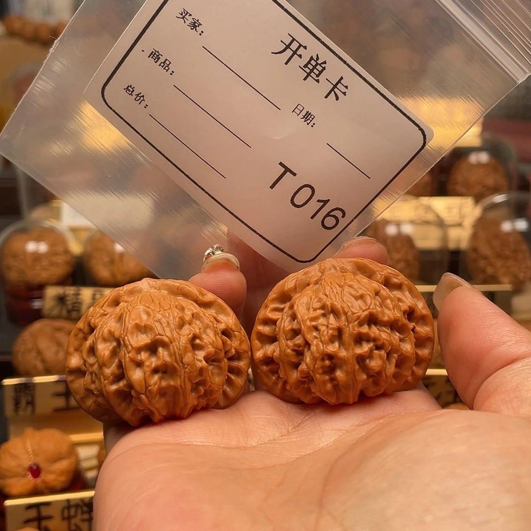 文玩核桃把件吃****斤宫灯43.5。016