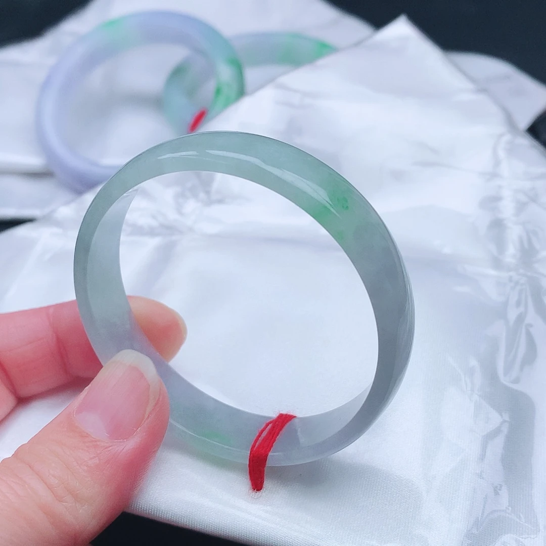 翡翠未镶嵌手镯。。