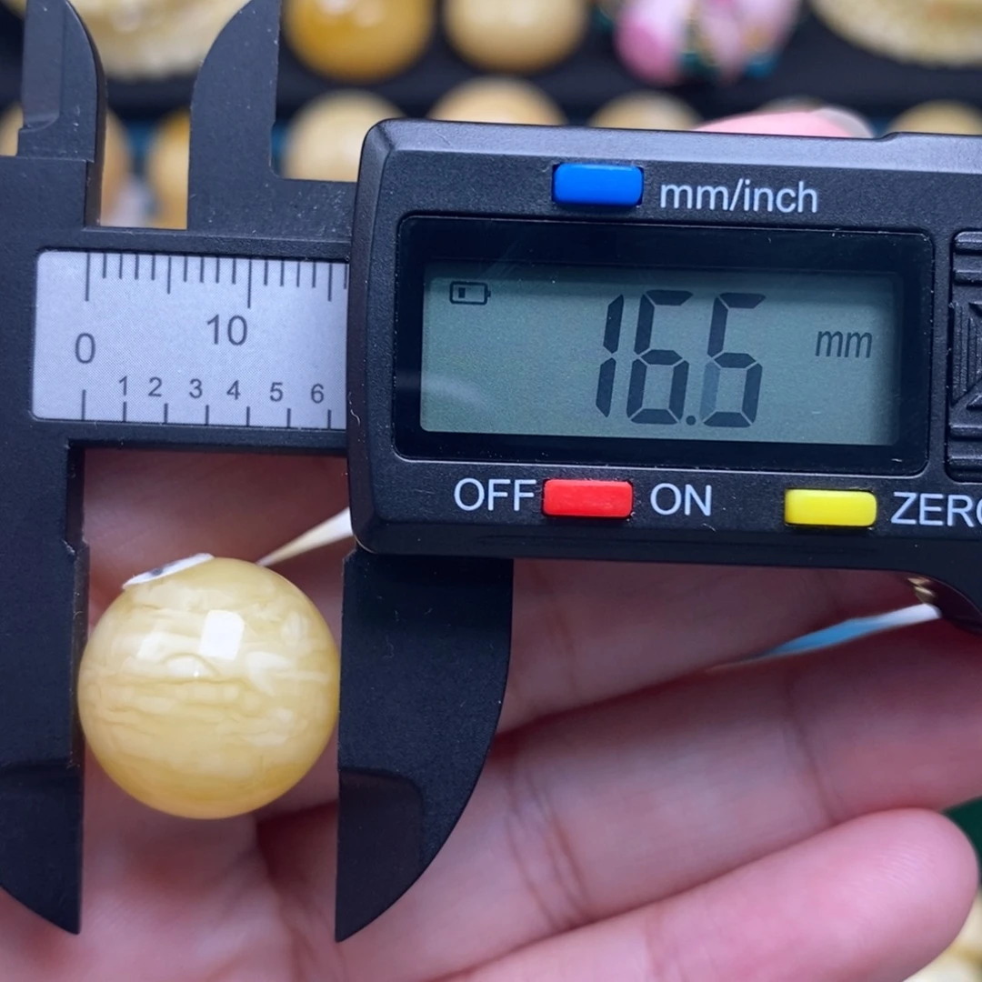 蜜蜡未镶嵌珠宝奇石