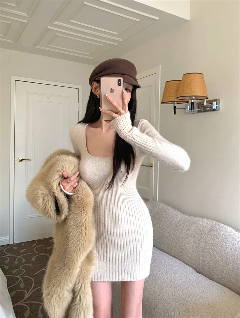 秋冬连衣裙显瘦气质拼接修身短款秋季H型方领包臀长袖针织7943#