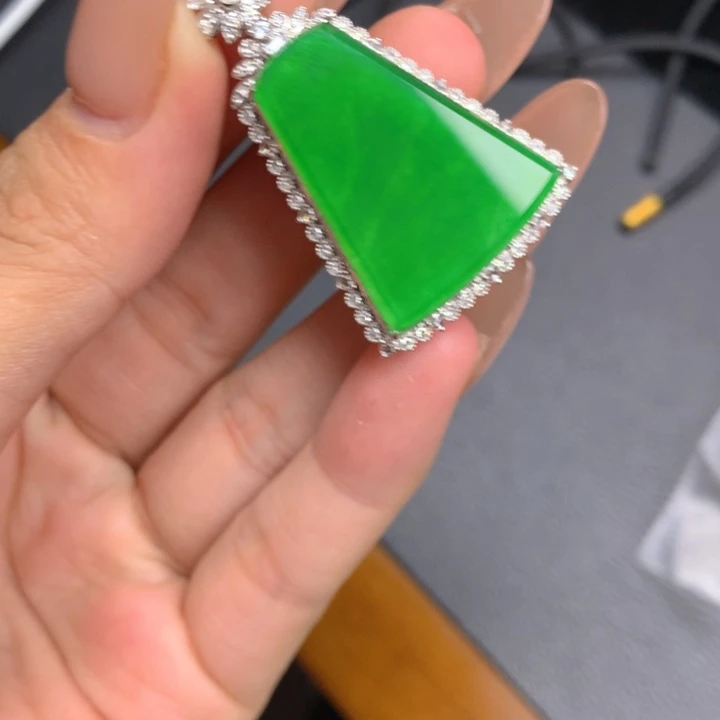 秘***淇翡翠18K金镶嵌吊坠(不含链)