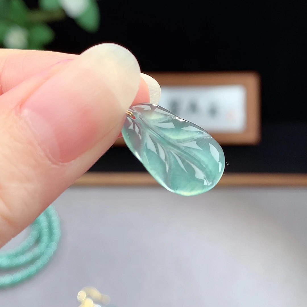 未镶嵌手镯（圆镯）翡翠