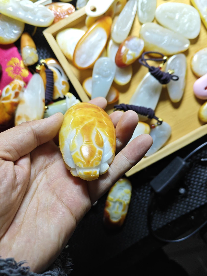 和田玉精品手把立体龙龟