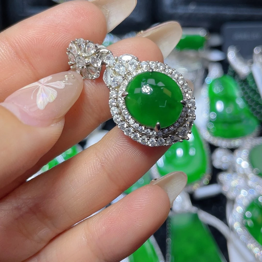 翡翠颈饰银S925镶嵌翡翠