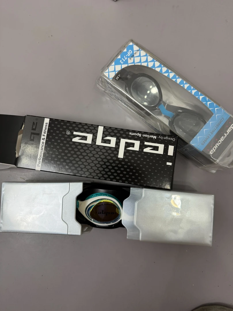 国外百元高端好泳镜也有近视的