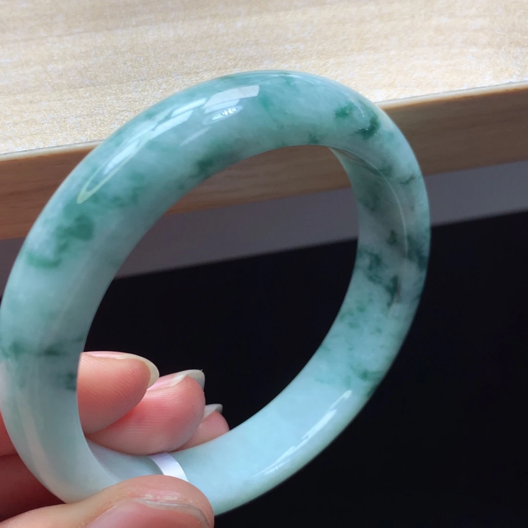 未镶嵌手镯翡翠手镯