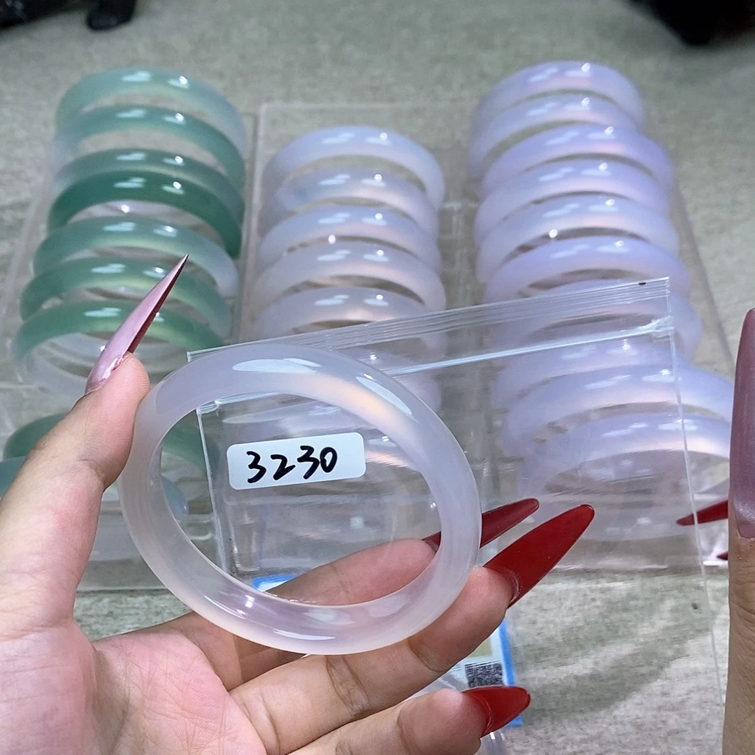 玛瑙/玉髓未镶嵌手镯3230