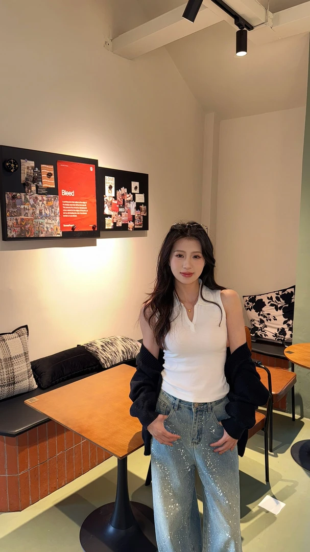 【Glozzzz】POLO衫V领辣妹修身显瘦无袖打底上衣AJ 653