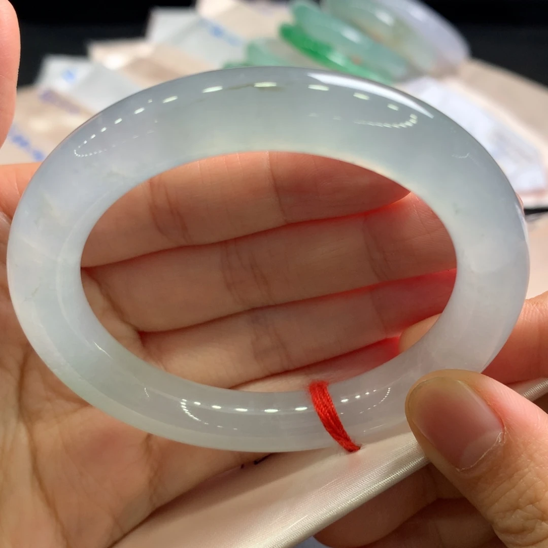 翡翠未镶嵌手镯41号炸光有纹裂