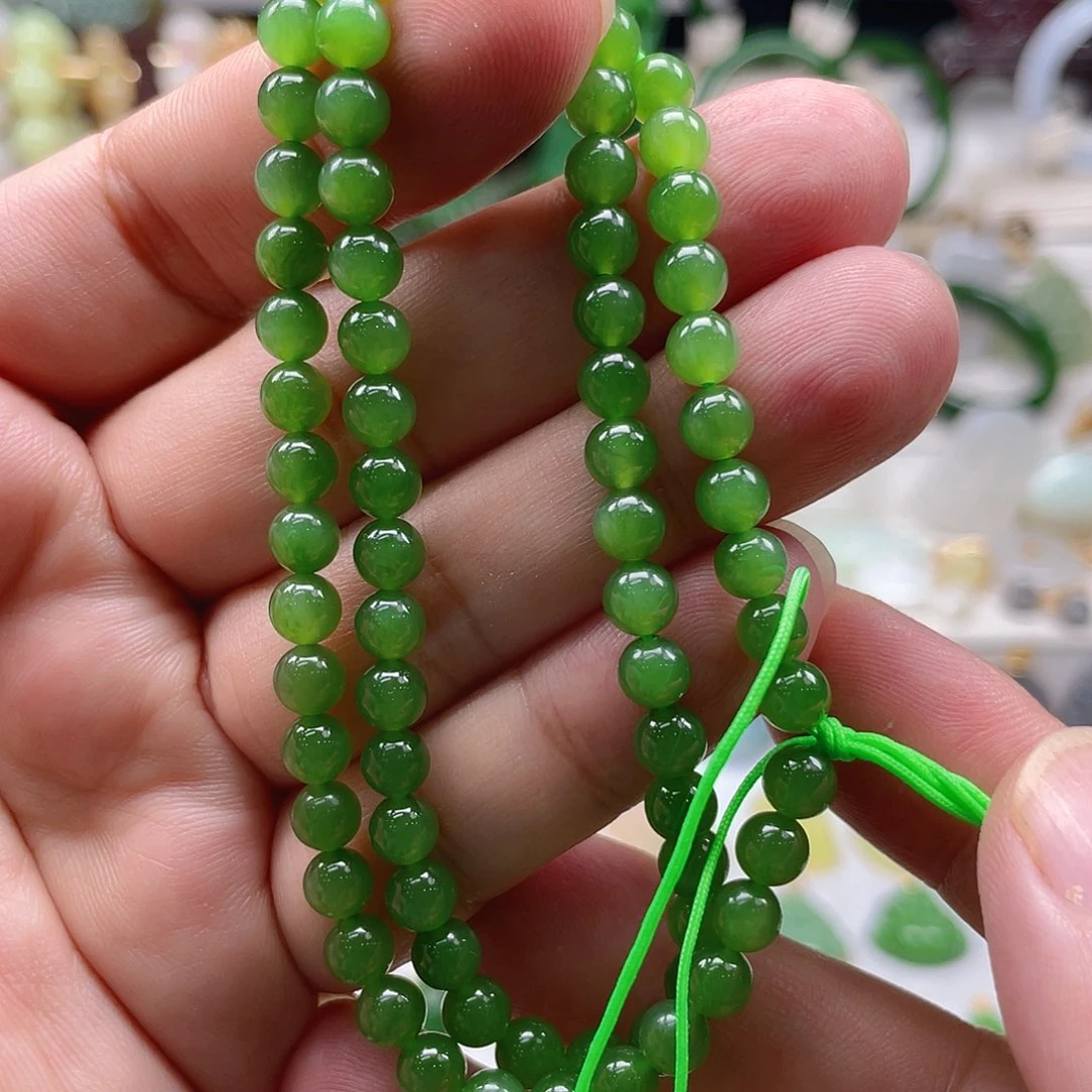 颈饰未镶嵌和田玉（碧玉）