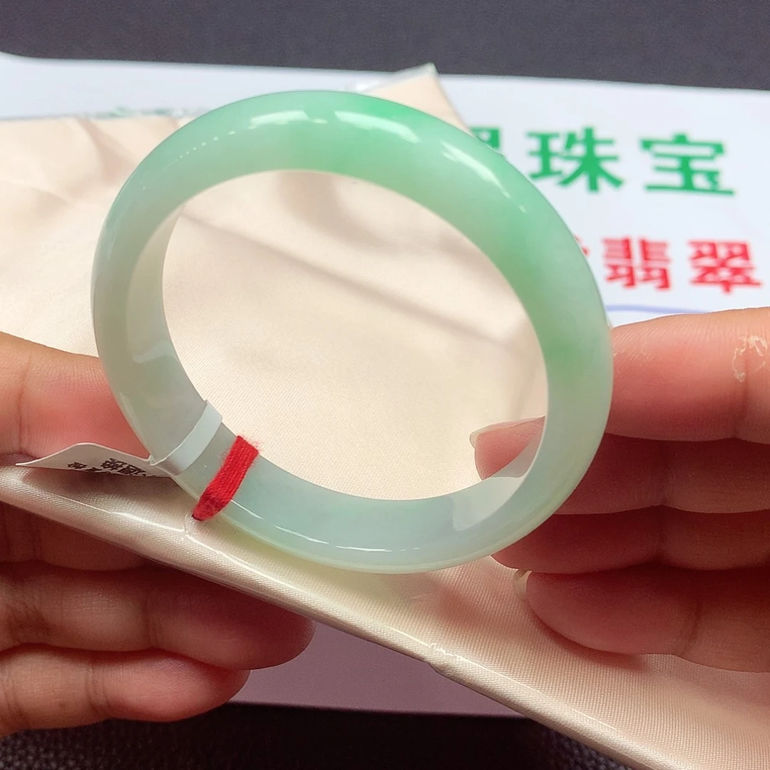 翡翠手镯未镶嵌天然缅甸A货翡翠（完美）
