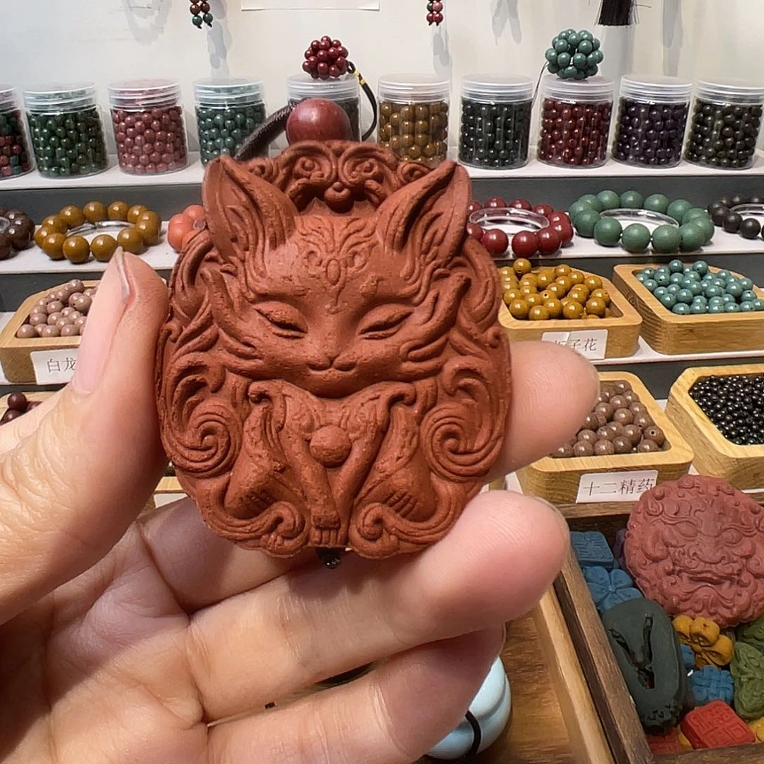 泥塑百花龙涎香九尾红灵狐牌牌
