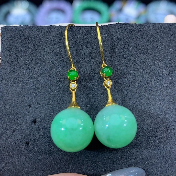 翡翠18K金镶嵌颈饰翡翠