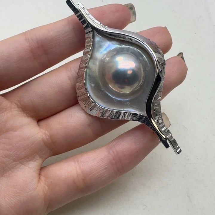 未镶嵌拼合珍珠（马贝珠）胸针