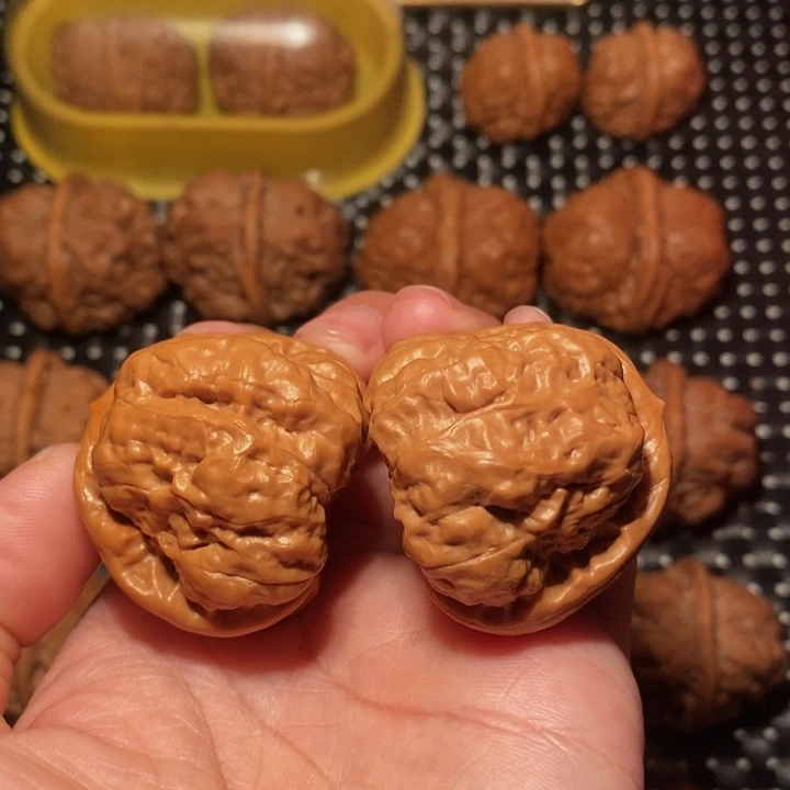 把件文玩核桃四开细腰八腿