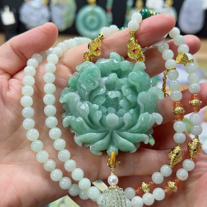 颈饰未镶嵌翡翠吊坠