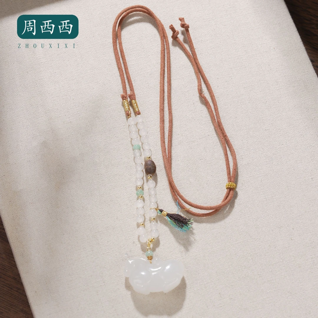 周西西精美珠宝18K白玉小马项链1.9*2.9*0.8百搭多样性发货19630