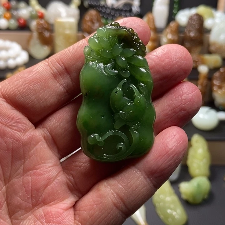 和田玉（糖玉）未镶嵌颈饰