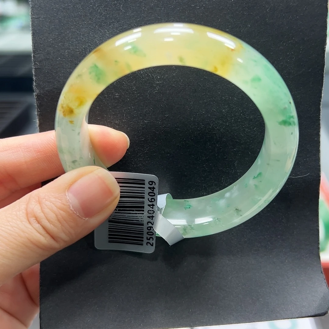 石英质玉（非洲翠）未镶嵌手镯