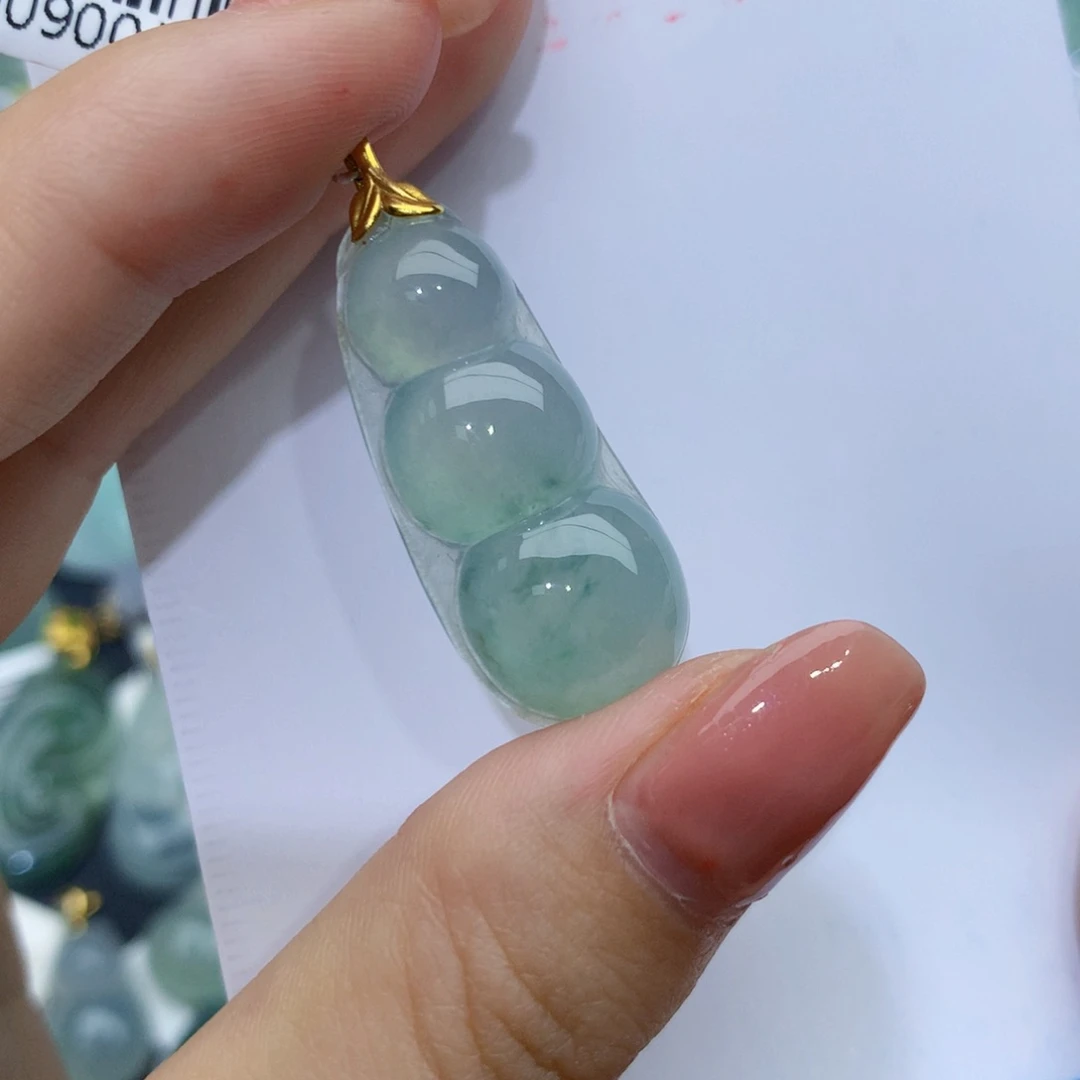 翡翠颈饰18K金镶嵌豆子
