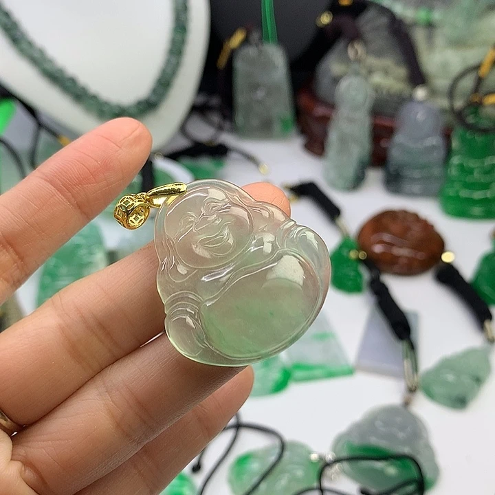 翡翠未镶嵌吊坠(赠链)
