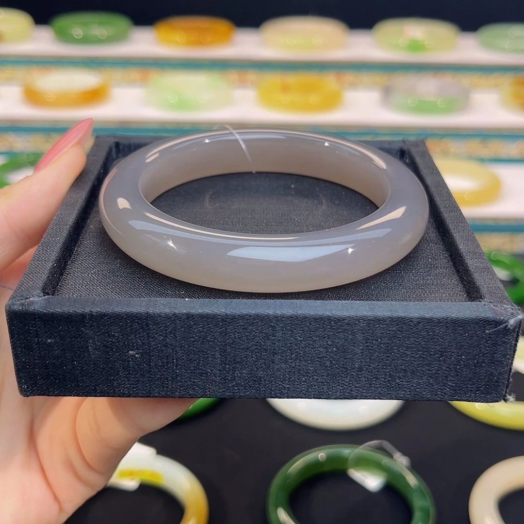 未镶嵌手镯和田玉“葡萄酒酿”高冰紫