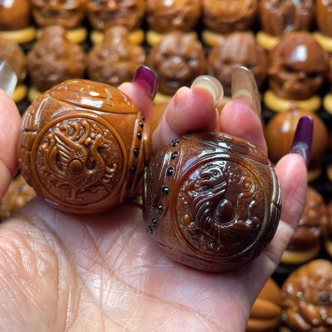 小***艾把件橄榄核橄榄球