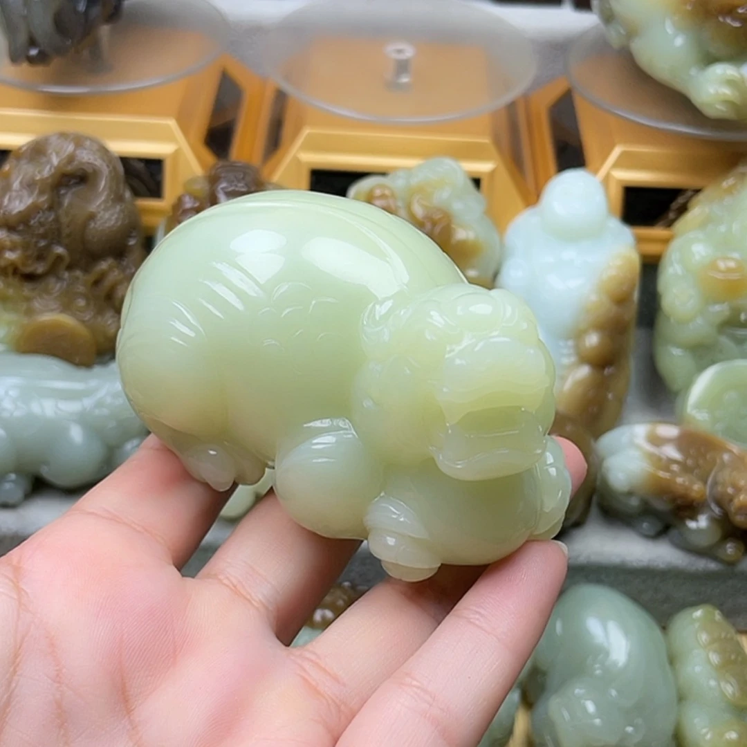 【闪购商品】和田玉未镶嵌挂件降***红