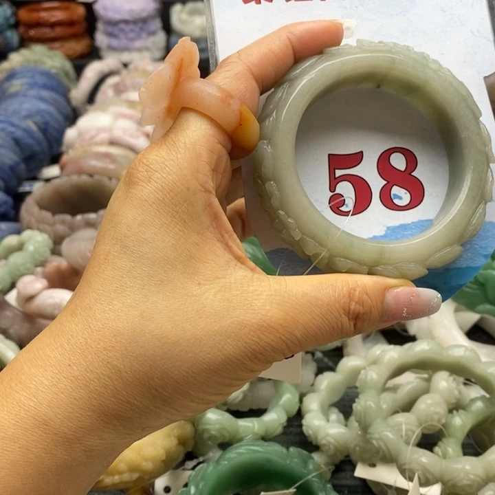 石英质玉手镯未镶嵌