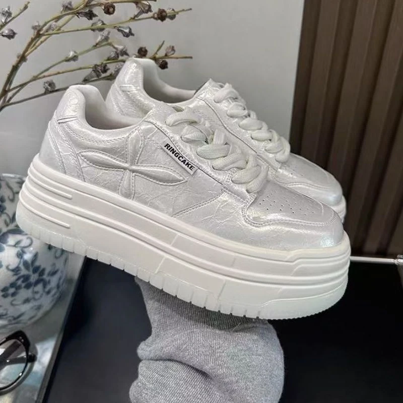 2025新款春款软底欧版珠光银色休闲板鞋运动女鞋5B4-1107-1