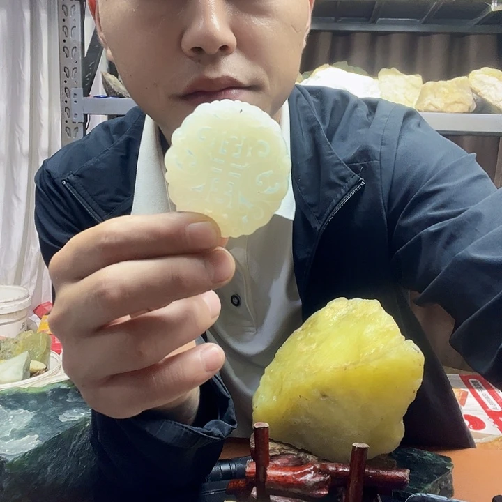 未镶嵌蛇纹石玉珠宝奇石6