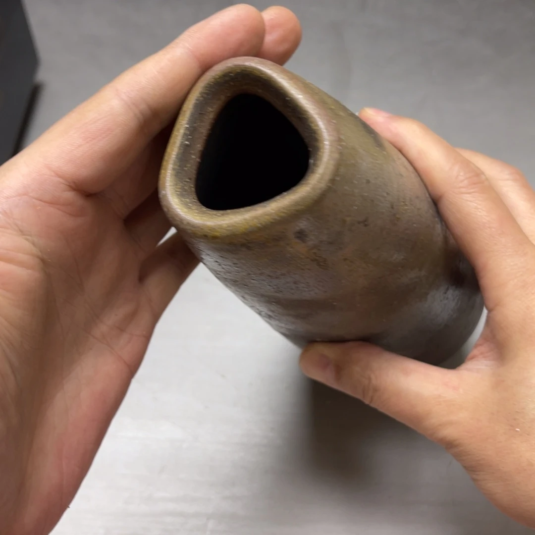 瓷片至****睡密密麻麻地排列着一