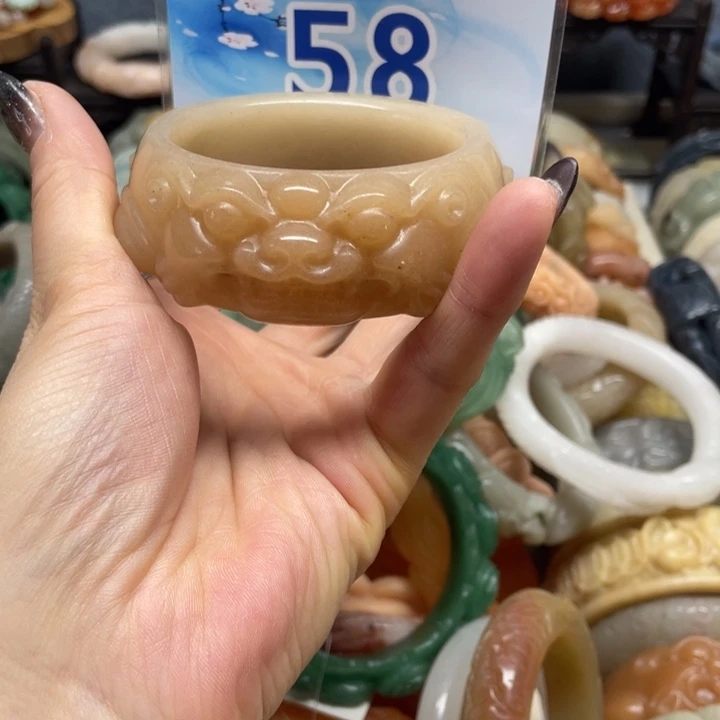 石英岩玉未镶嵌手镯